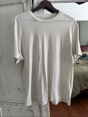 Old Navy Men's Short Sleeve Crew Tee in Light Gray